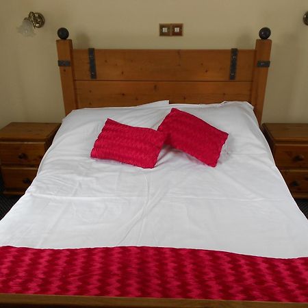 The Glan Yr Afon Inn Holywell  Esterno foto