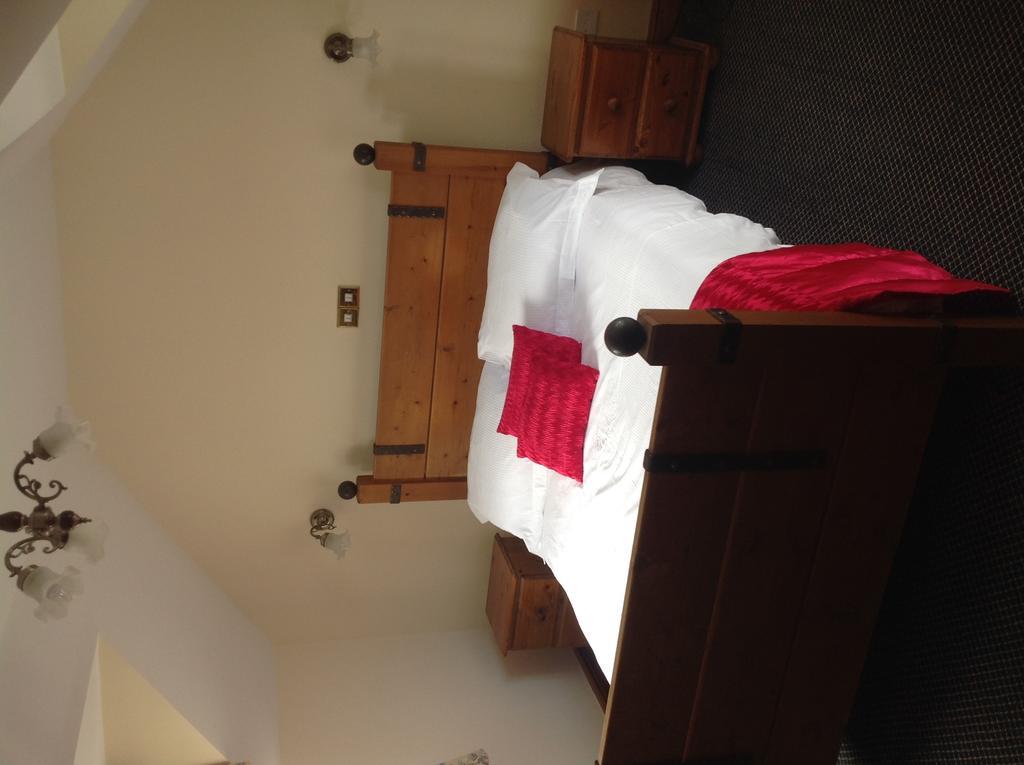 The Glan Yr Afon Inn Holywell  Camera foto