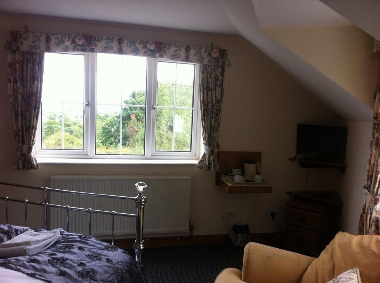 The Glan Yr Afon Inn Holywell  Esterno foto