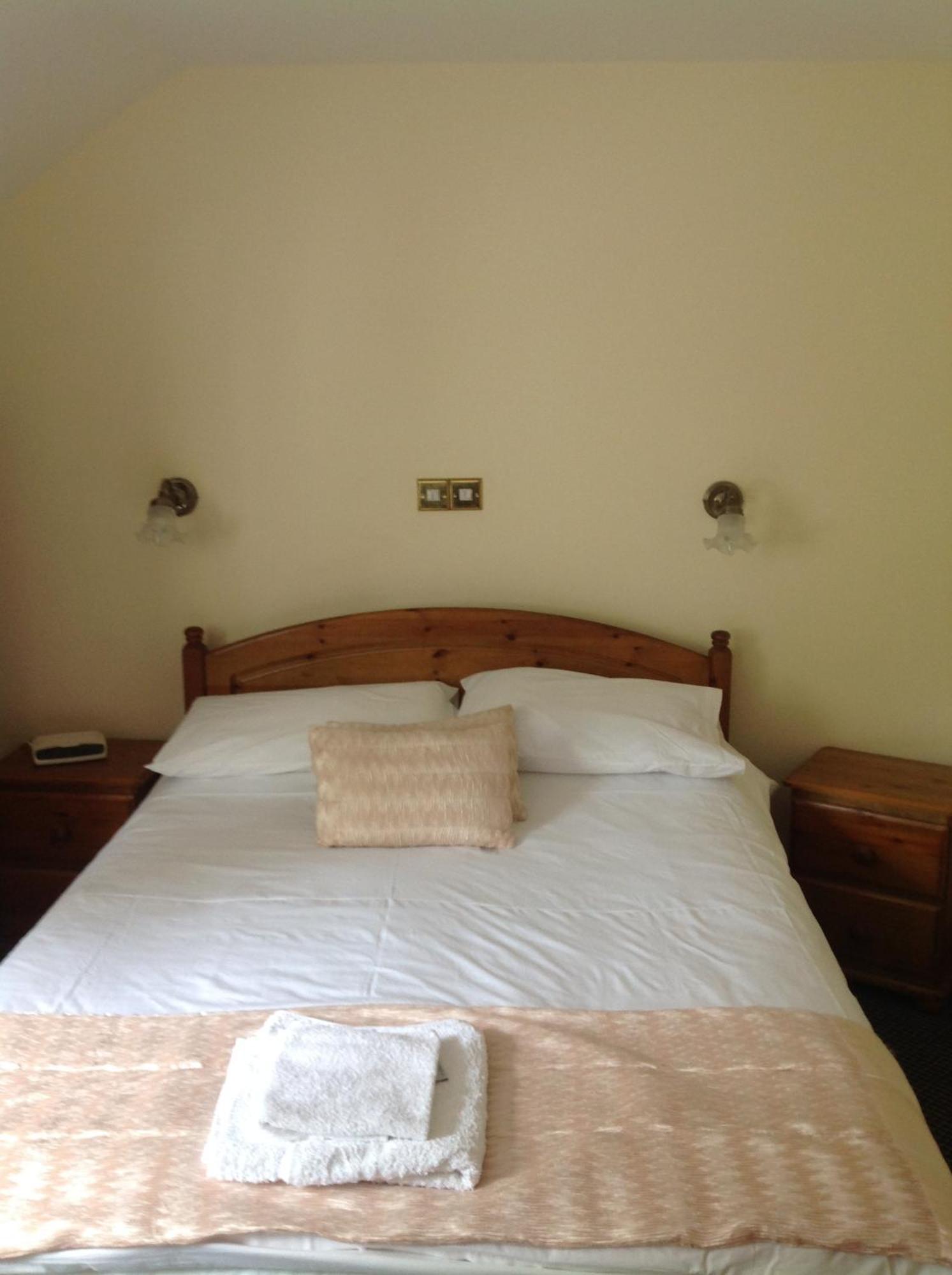 The Glan Yr Afon Inn Holywell  Esterno foto