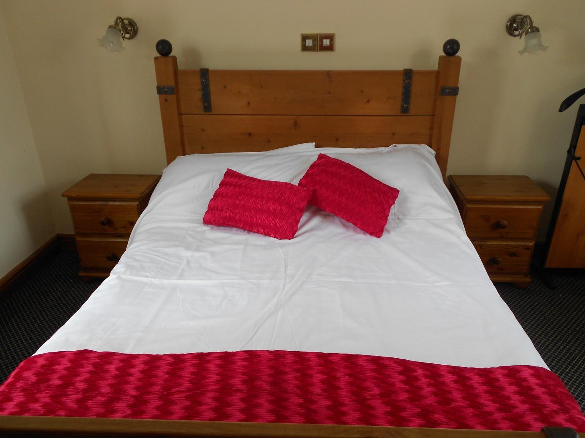 The Glan Yr Afon Inn Holywell  Esterno foto