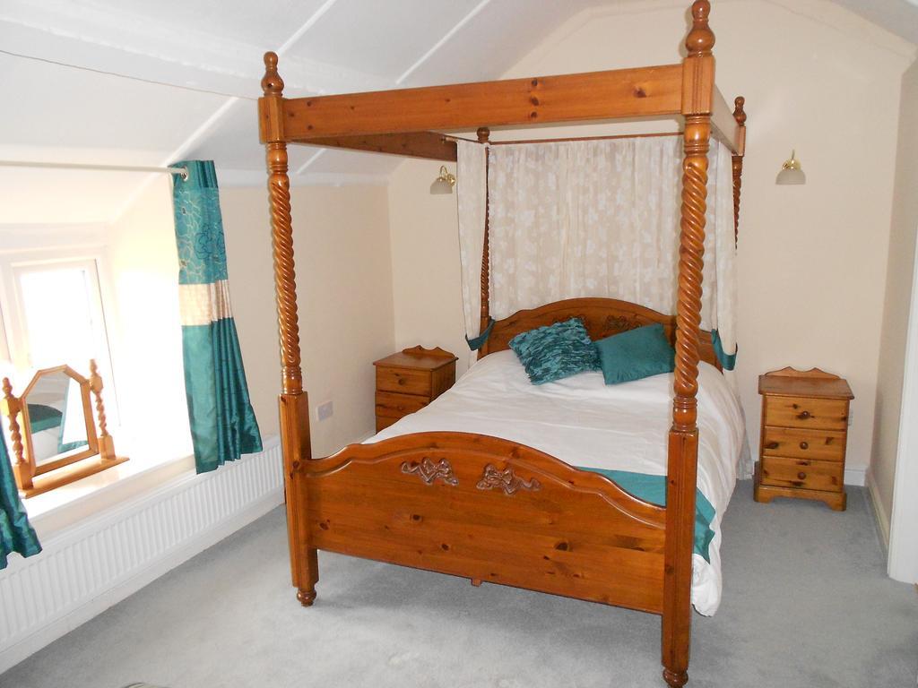 The Glan Yr Afon Inn Holywell  Esterno foto
