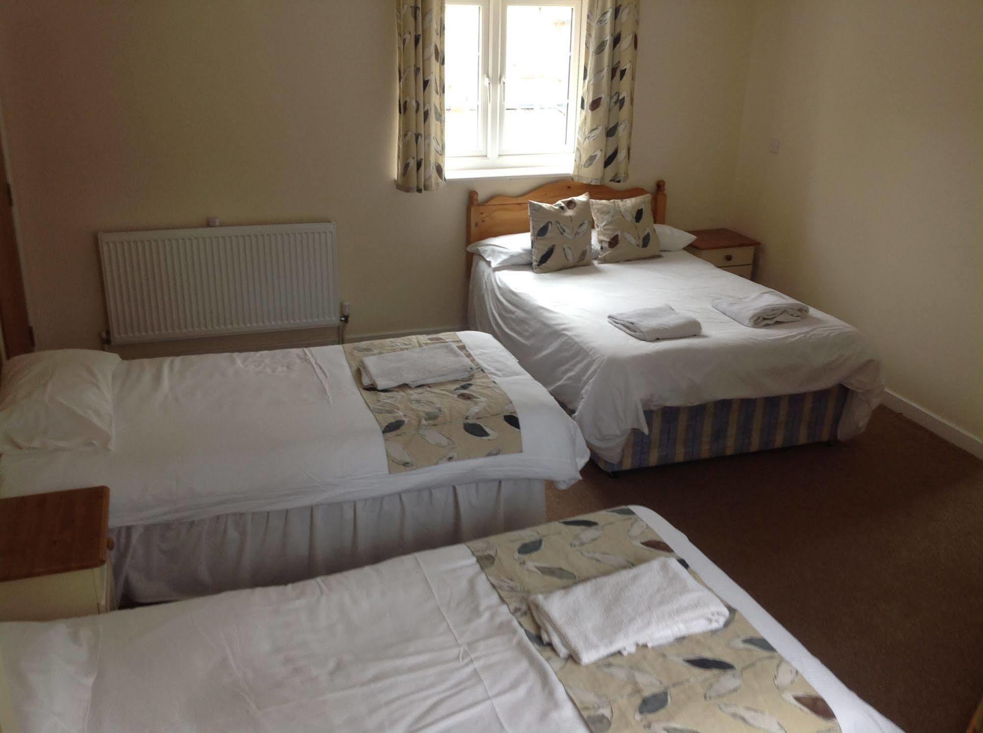 The Glan Yr Afon Inn Holywell  Esterno foto