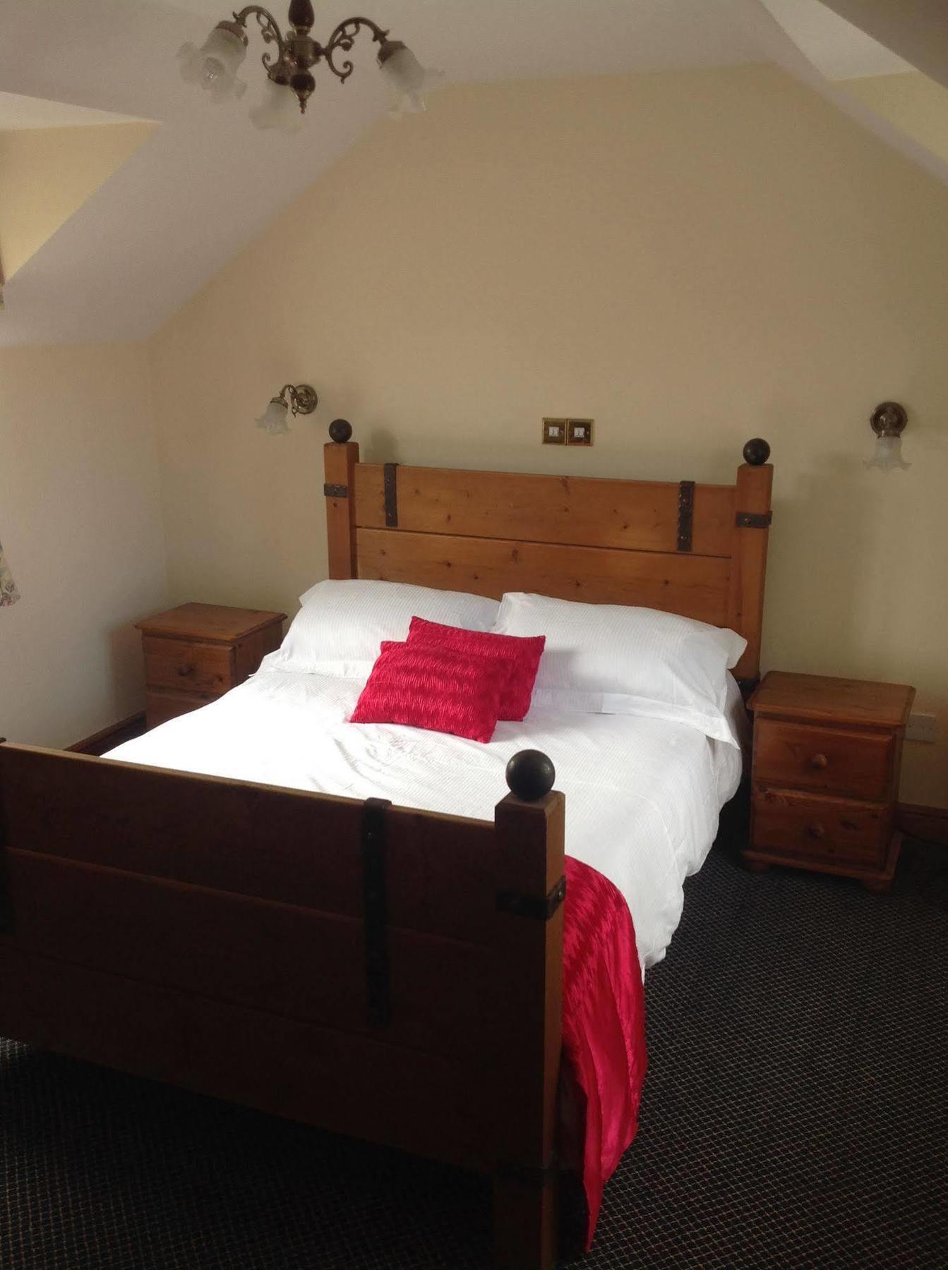 The Glan Yr Afon Inn Holywell  Esterno foto