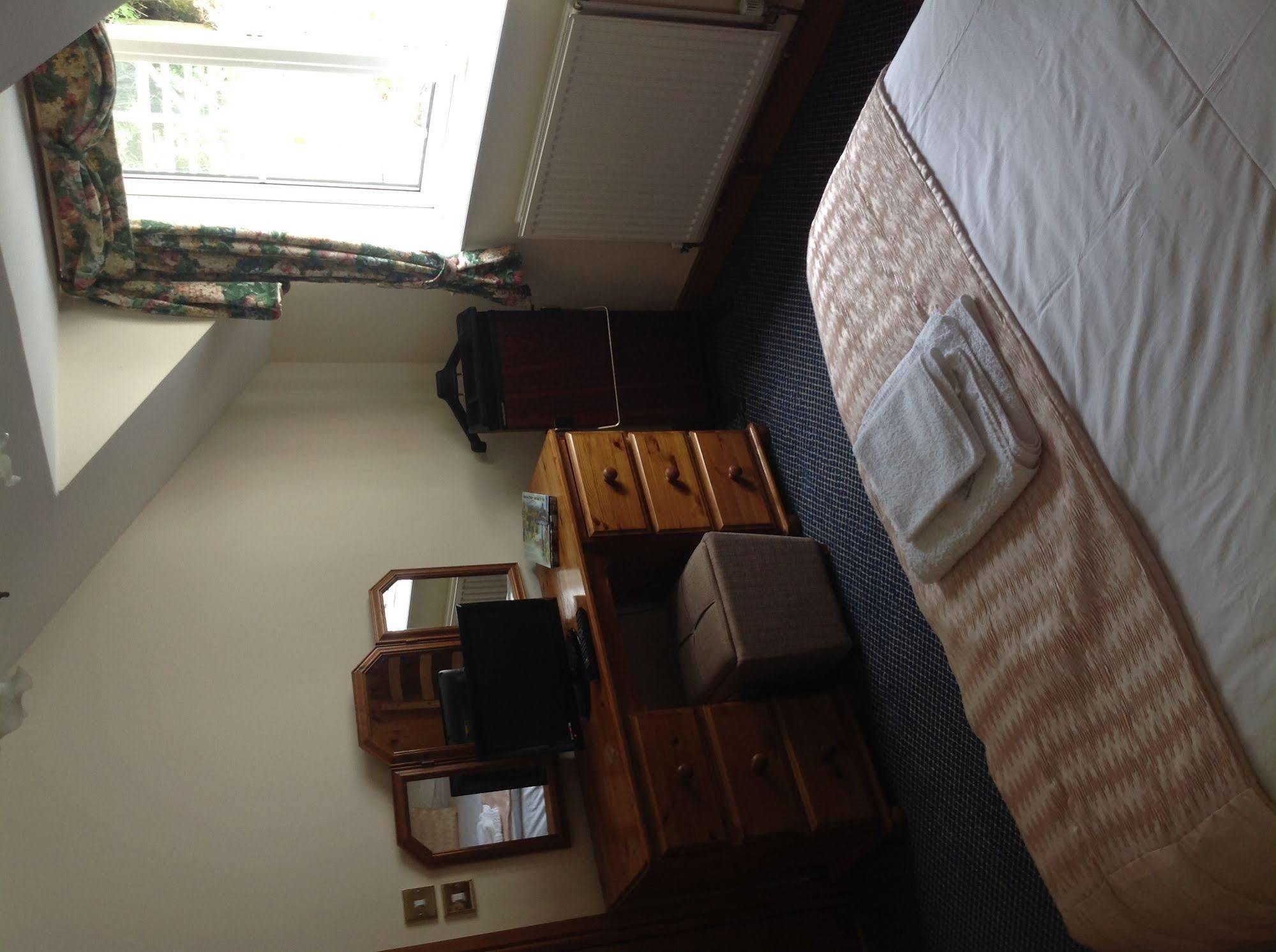 The Glan Yr Afon Inn Holywell  Esterno foto