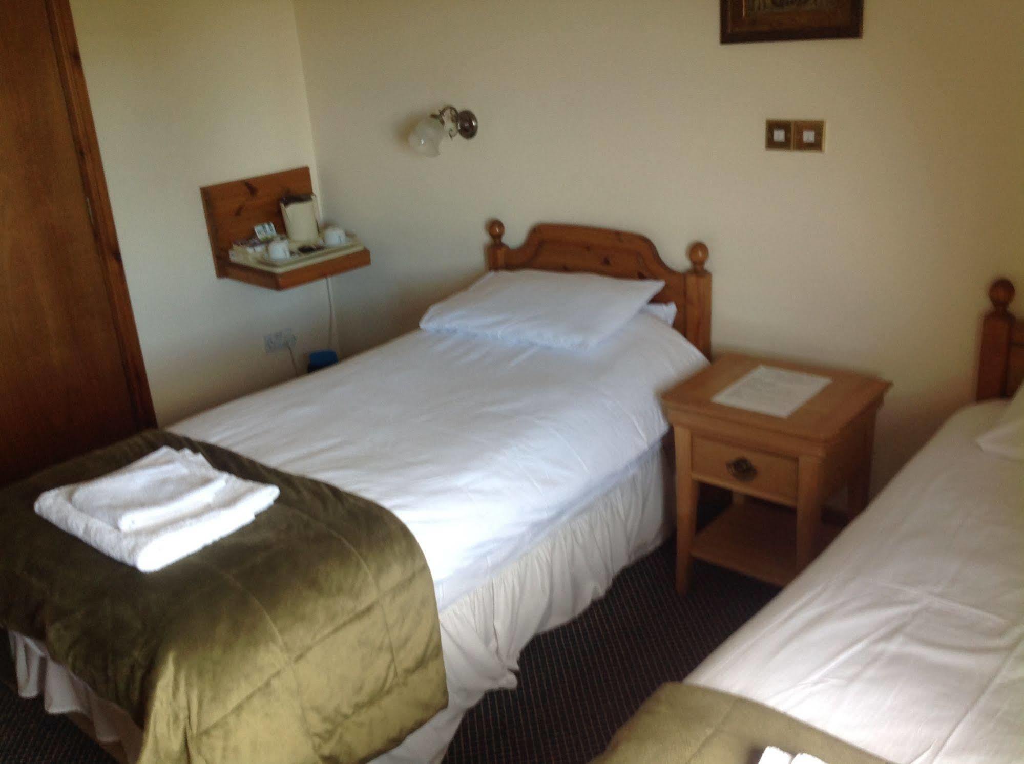 The Glan Yr Afon Inn Holywell  Esterno foto