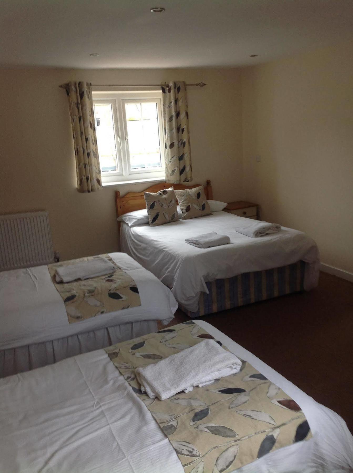The Glan Yr Afon Inn Holywell  Esterno foto