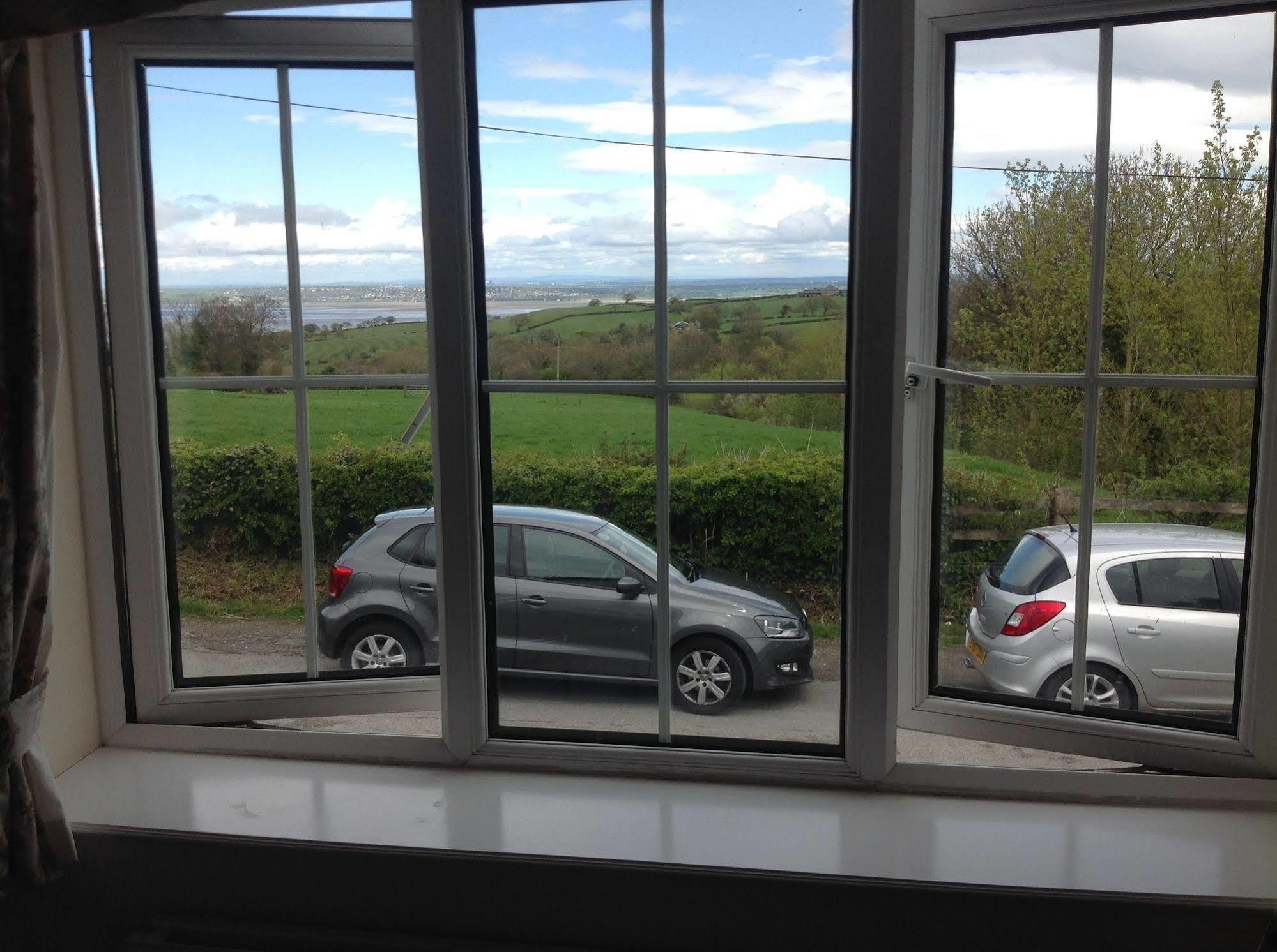 The Glan Yr Afon Inn Holywell  Esterno foto